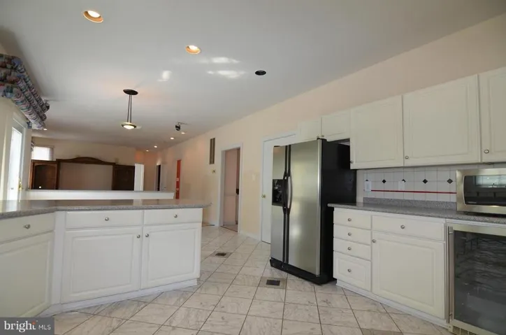 6101 Woodland Stream Dr, Alexandria, Virginia 22310