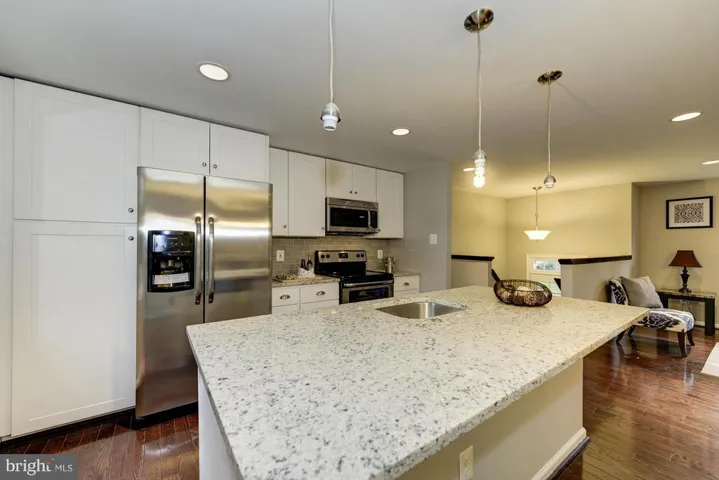12721 Magna Carta Rd, Herndon, Virginia 20171