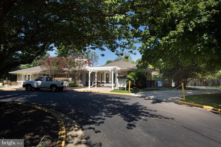 9506 Tregaron Pl, Burke, Virginia 22015