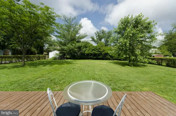 10819 Woodhaven Dr, Fairfax, Virginia 22030