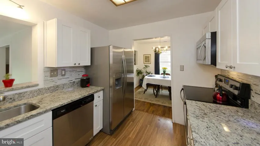 10819 Woodhaven Dr, Fairfax, Virginia 22030