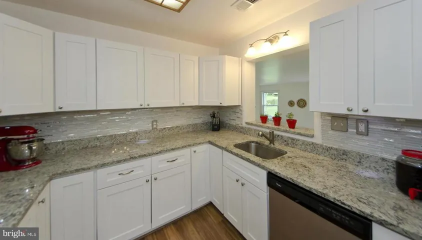 10819 Woodhaven Dr, Fairfax, Virginia 22030