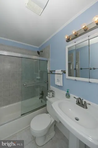 10819 Woodhaven Dr, Fairfax, Virginia 22030