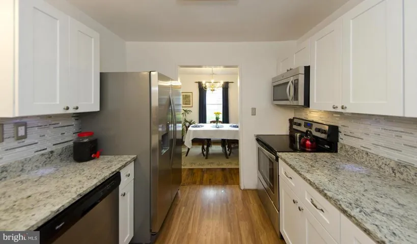 10819 Woodhaven Dr, Fairfax, Virginia 22030