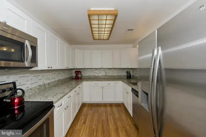 10819 Woodhaven Dr, Fairfax, Virginia 22030