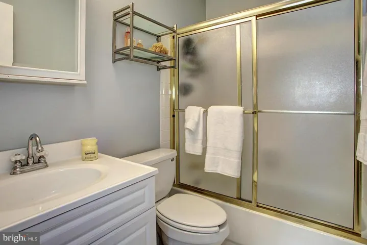 19 Herbert St, Alexandria, Virginia 22305