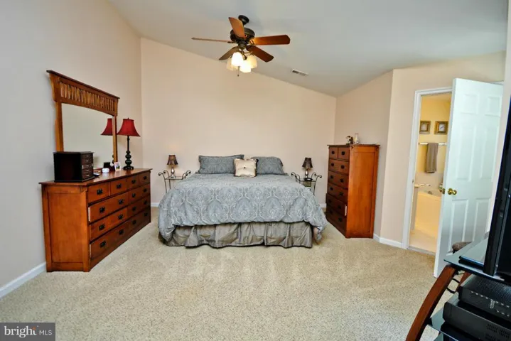 8078 Horseshoe Cottage Cir, Lorton, Virginia 22079