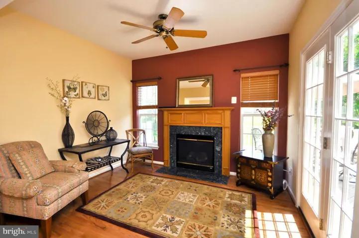 8078 Horseshoe Cottage Cir, Lorton, Virginia 22079