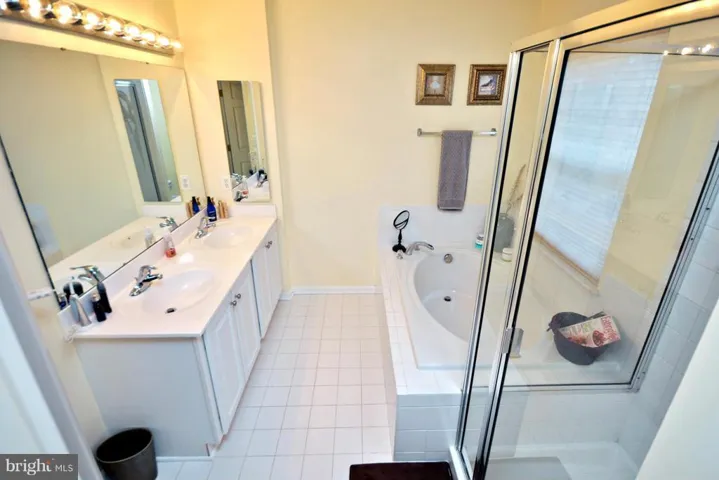 8078 Horseshoe Cottage Cir, Lorton, Virginia 22079