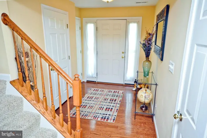 8078 Horseshoe Cottage Cir, Lorton, Virginia 22079