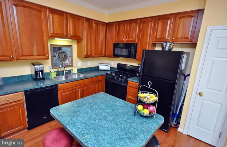8078 Horseshoe Cottage Cir, Lorton, Virginia 22079