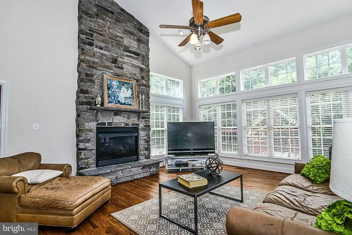 2016 Woodford Rd, Vienna, Virginia 22182