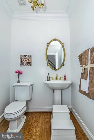 2016 Woodford Rd, Vienna, Virginia 22182