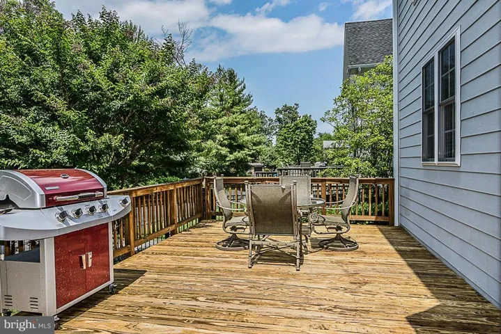 2016 Woodford Rd, Vienna, Virginia 22182