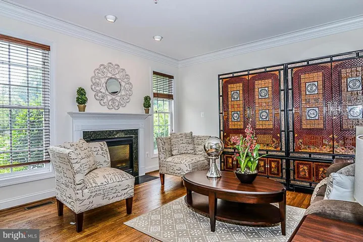 2016 Woodford Rd, Vienna, Virginia 22182