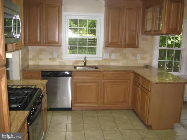 8103 Guinevere Dr, Annandale, Virginia 22003