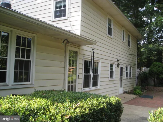 8103 Guinevere Dr, Annandale, Virginia 22003