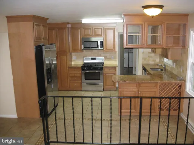 8103 Guinevere Dr, Annandale, Virginia 22003
