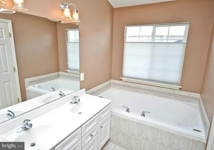 6686 Roderick Loop, Gainesville, Virginia 20155