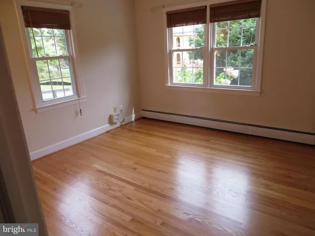 636 Walker Rd, Great Falls, Virginia 22066