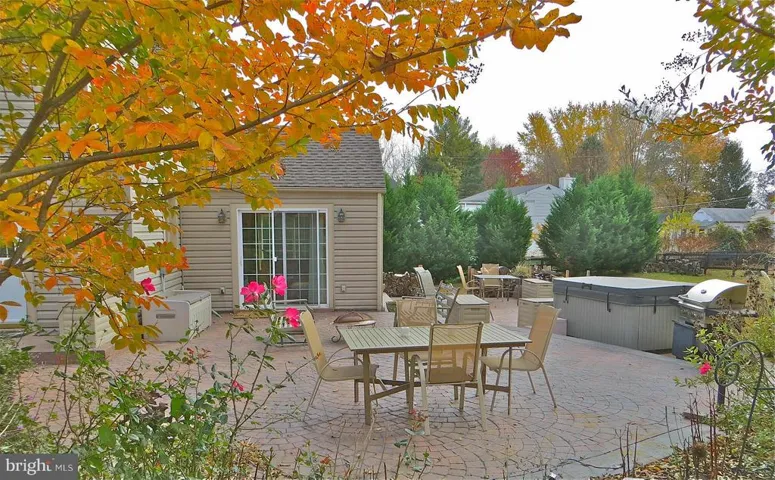 636 Walker Rd, Great Falls, Virginia 22066