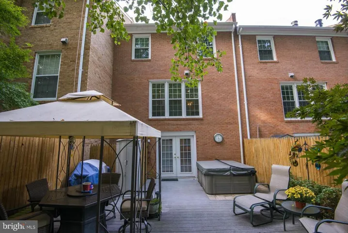 7085 Leestone St, Springfield, Virginia 22151