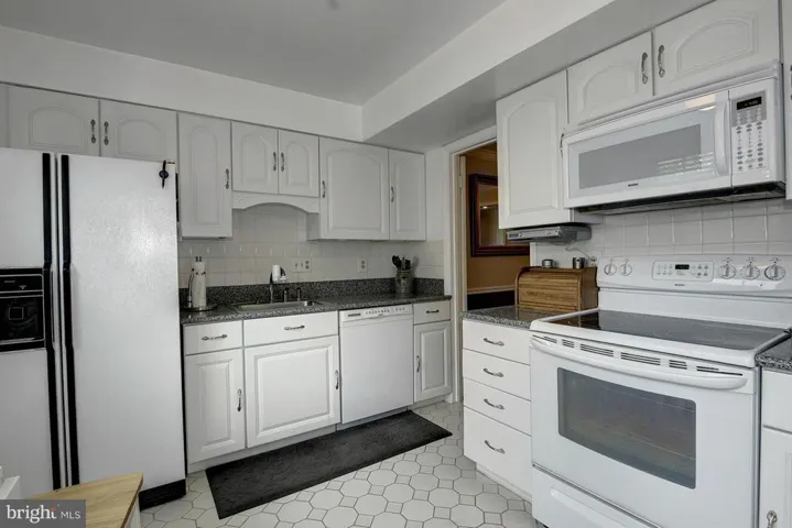 7085 Leestone St, Springfield, Virginia 22151