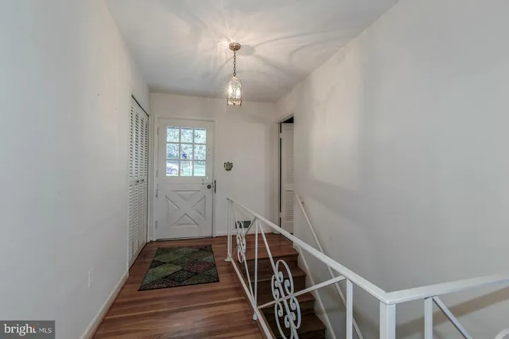 6800 Capstan Dr, Annandale, Virginia 22003