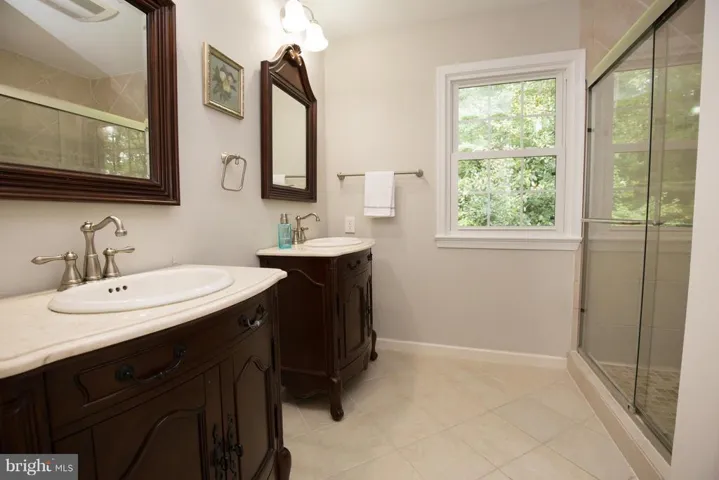 7416 Beverly Manor Dr, Annandale, Virginia 22003