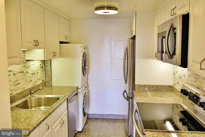 1530 Key Blvd #812, Arlington, Virginia 22209