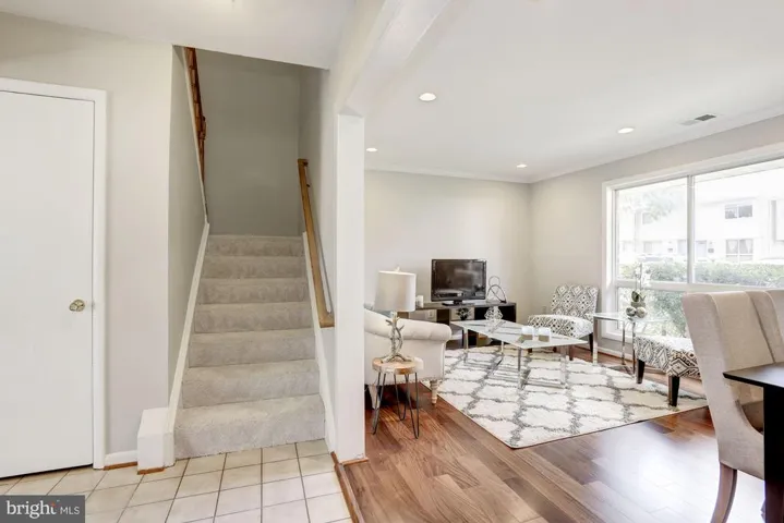 2201 Huston Pl, Herndon, Virginia 20170
