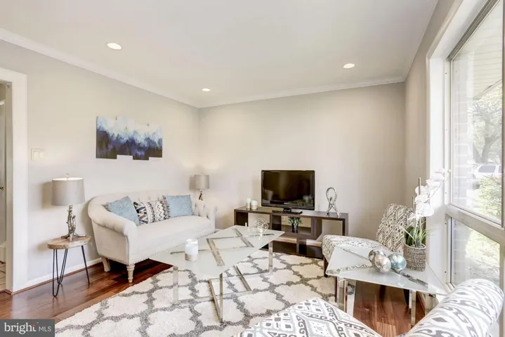 2201 Huston Pl, Herndon, Virginia 20170
