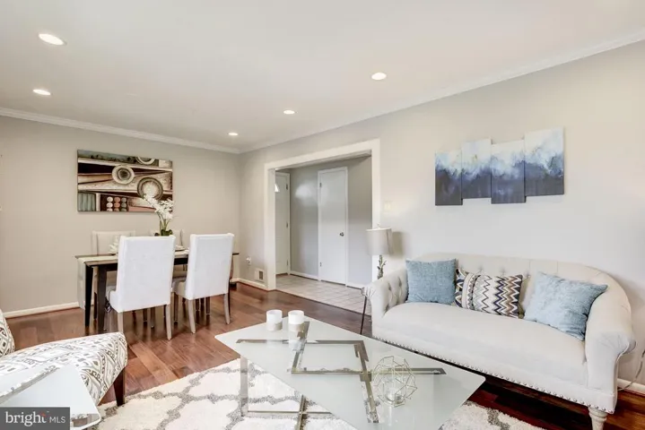 2201 Huston Pl, Herndon, Virginia 20170