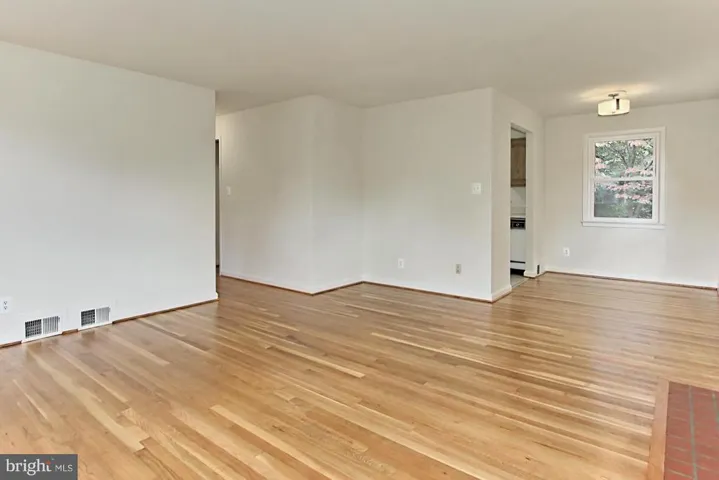 7116 Strathmore St, Falls Church, Virginia 22042