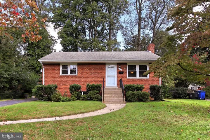 7116 Strathmore St, Falls Church, Virginia 22042