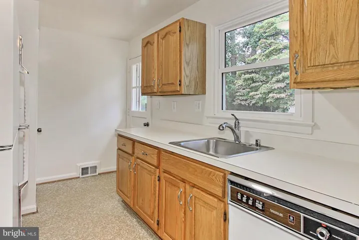 7116 Strathmore St, Falls Church, Virginia 22042