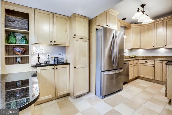 16 Masonic View Ave E, Alexandria, Virginia 22301