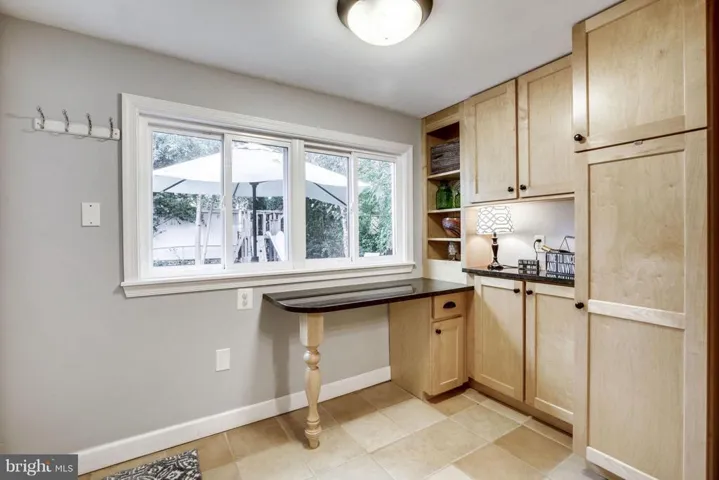 16 Masonic View Ave E, Alexandria, Virginia 22301