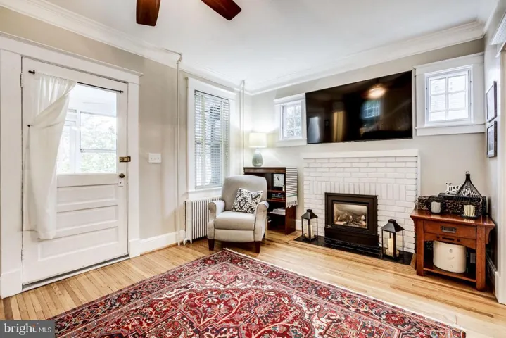 16 Masonic View Ave E, Alexandria, Virginia 22301