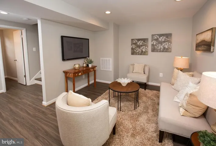 1206 Priscilla Ln, Alexandria, Virginia 22308