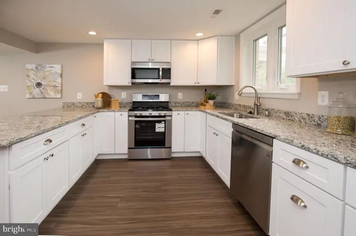 1206 Priscilla Ln, Alexandria, Virginia 22308