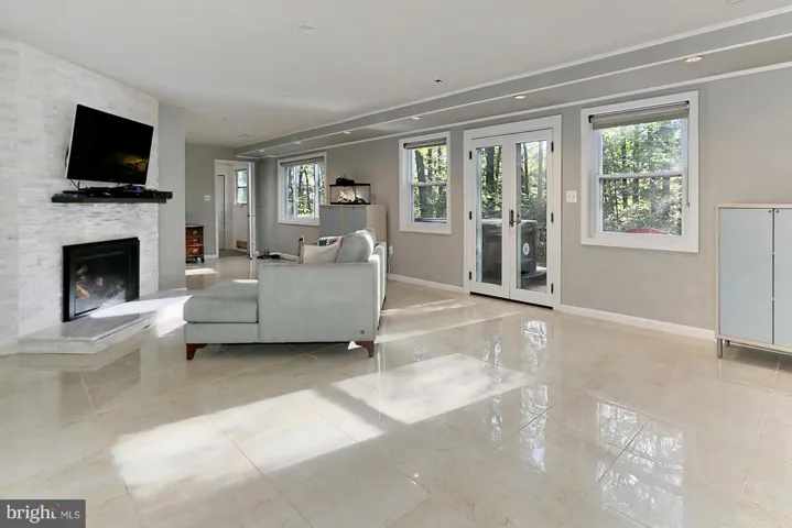 6519 Jay Miller Dr, Falls Church, Virginia 22041