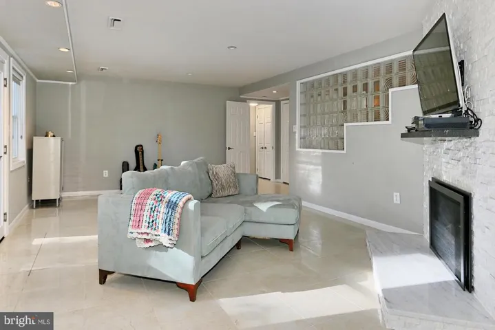 6519 Jay Miller Dr, Falls Church, Virginia 22041