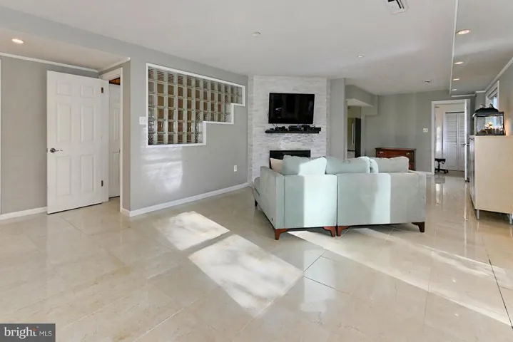 6519 Jay Miller Dr, Falls Church, Virginia 22041