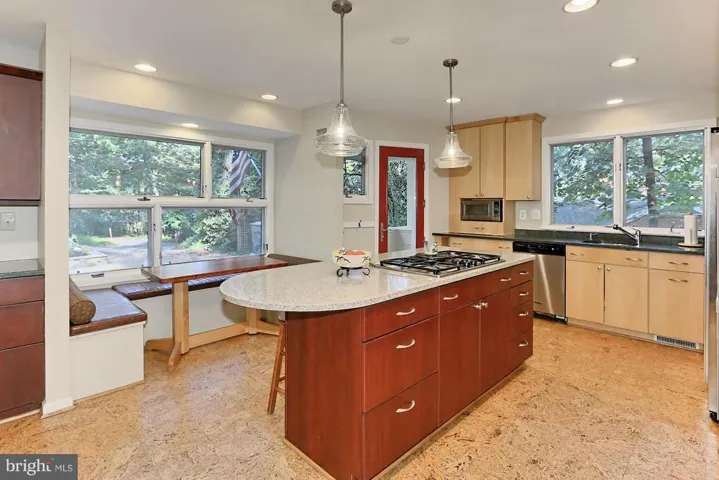6519 Jay Miller Dr, Falls Church, Virginia 22041