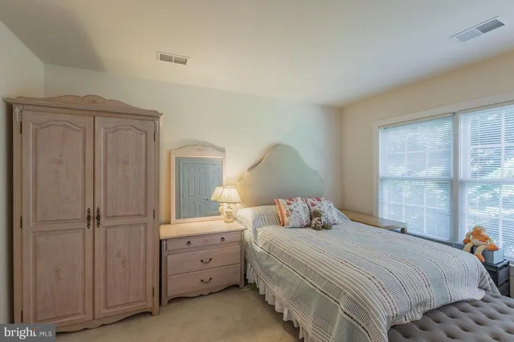 2044 Lord Fairfax Rd, Vienna, Virginia 22182
