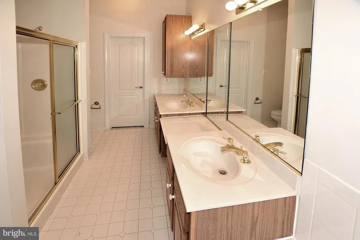 8171 Madrillon Ct, Vienna, Virginia 22182