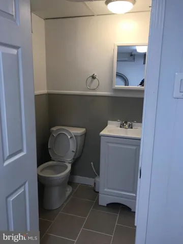 2216 Rollins Dr, Alexandria, Virginia 22307