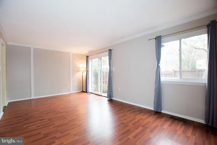 9639 Lindenbrook St, Fairfax, Virginia 22031