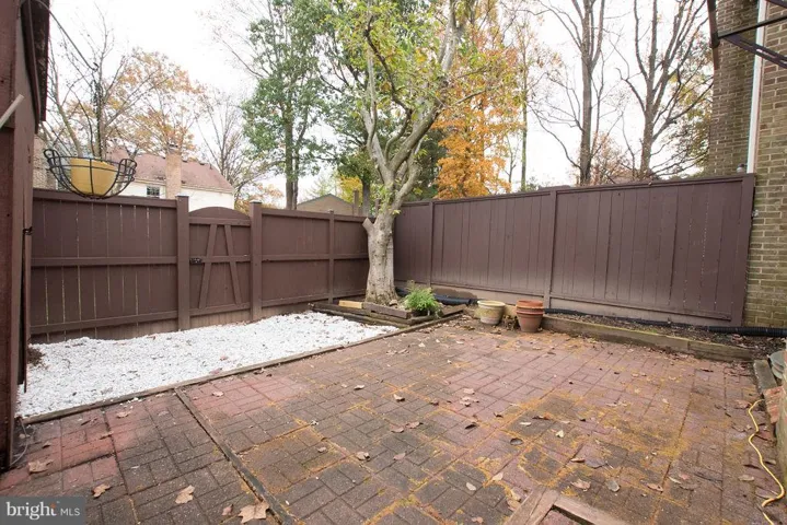 9639 Lindenbrook St, Fairfax, Virginia 22031